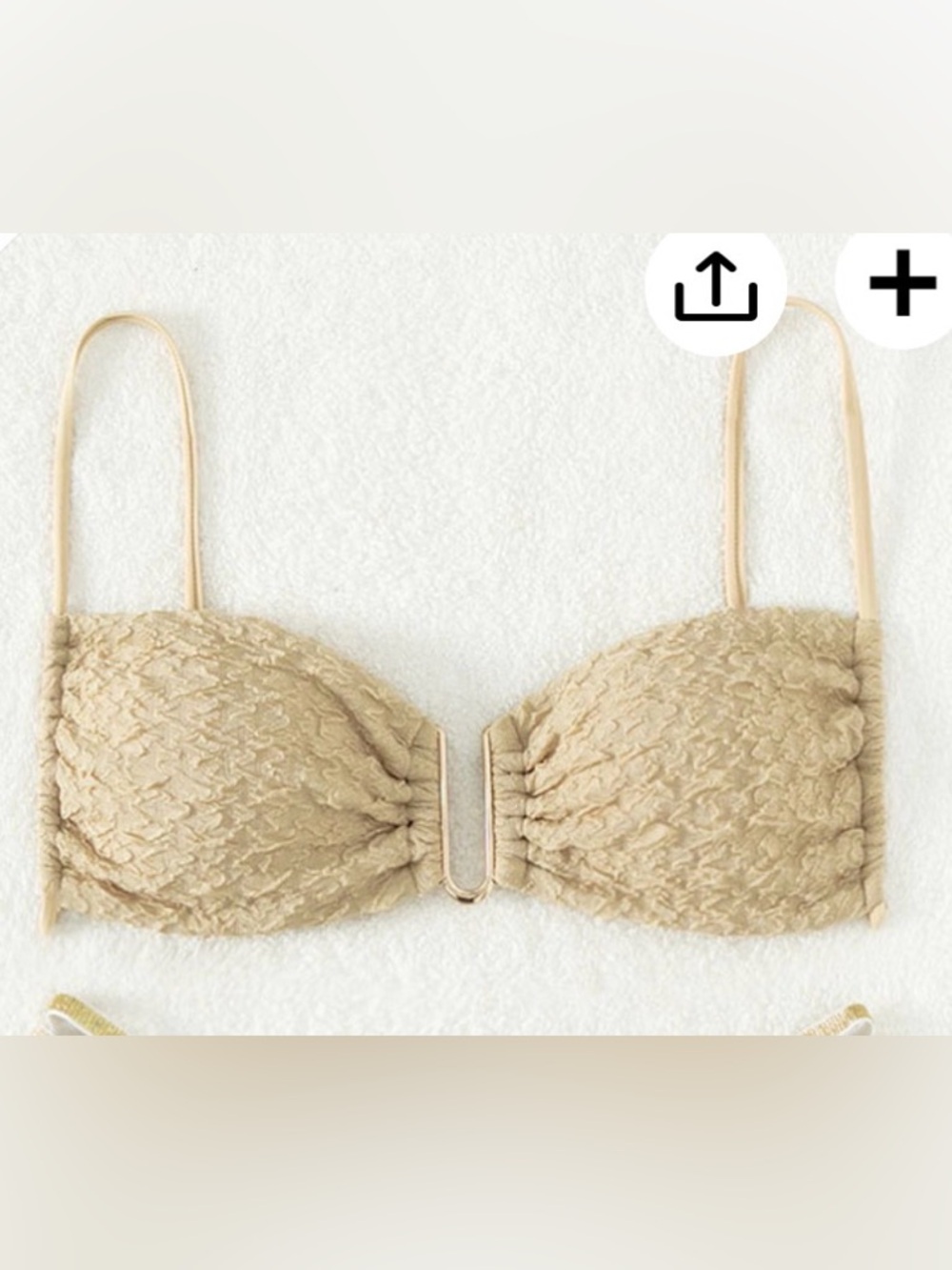 Super cute bikini top!